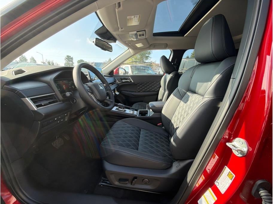 2025 Mitsubishi Outlander PHEV SEL