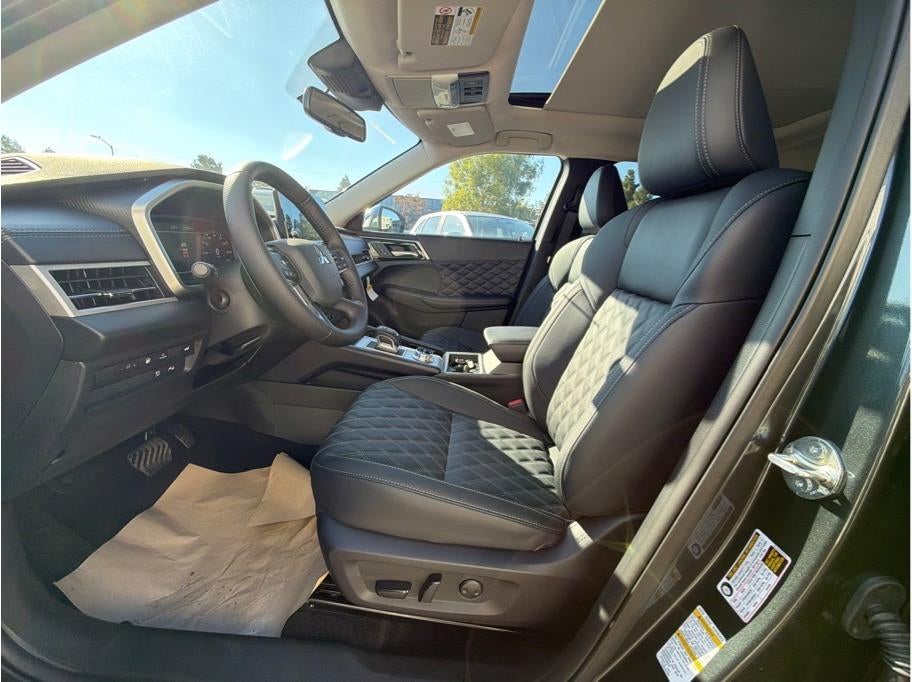 2025 Mitsubishi Outlander PHEV SEL