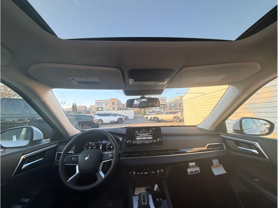 2025 Mitsubishi Outlander PHEV SEL