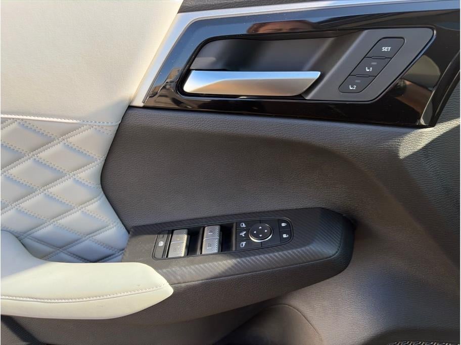 2025 Mitsubishi Outlander PHEV SEL