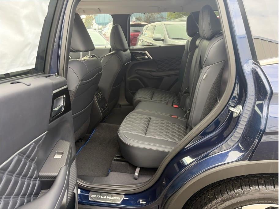 2025 Mitsubishi Outlander PHEV SEL