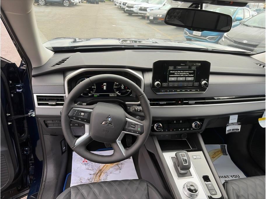 2025 Mitsubishi Outlander PHEV SEL