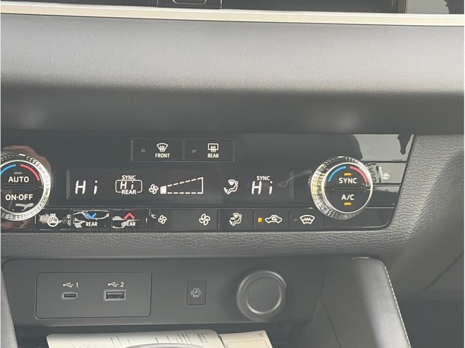 2025 Mitsubishi Outlander PHEV SEL