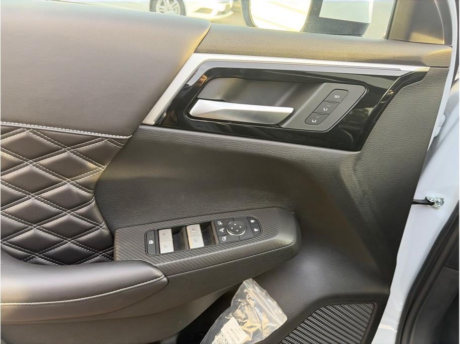 2025 Mitsubishi Outlander PHEV SEL