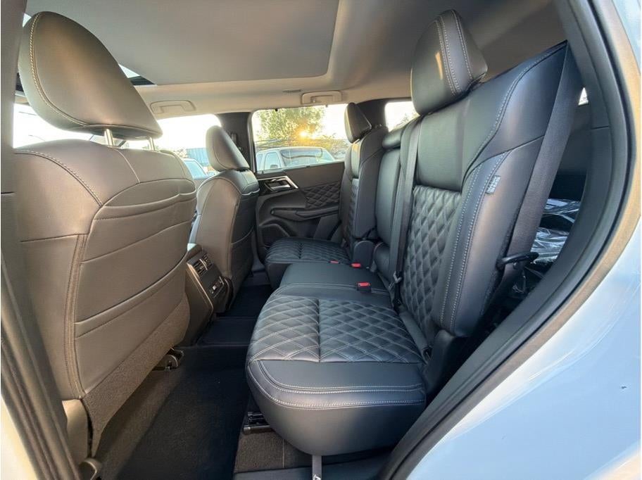 2025 Mitsubishi Outlander PHEV SEL