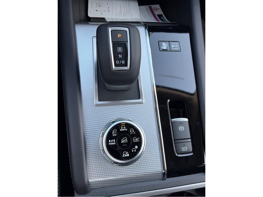 2025 Mitsubishi Outlander PHEV SEL