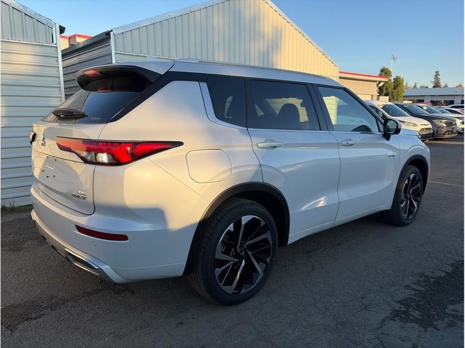 2025 Mitsubishi Outlander PHEV SEL