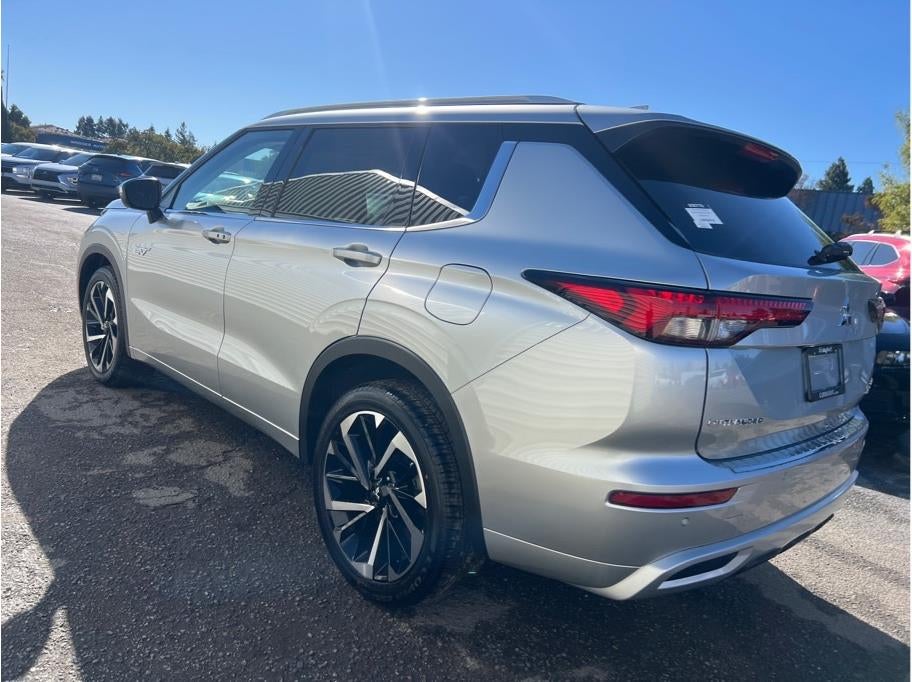 2025 Mitsubishi Outlander PHEV SEL