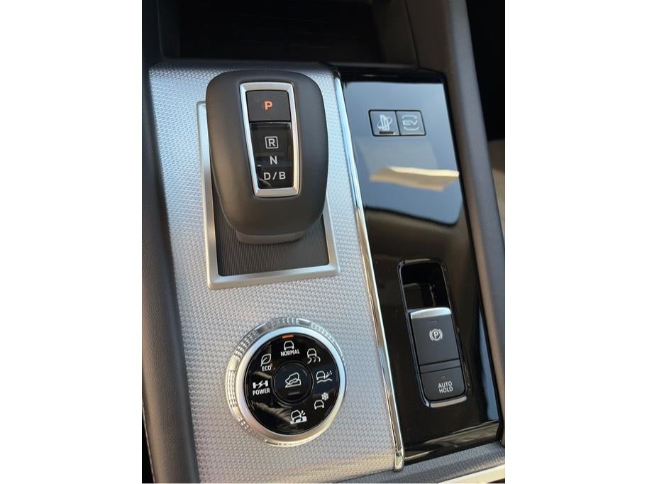 2025 Mitsubishi Outlander PHEV SEL