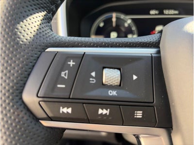 2025 Mitsubishi Outlander PHEV SEL