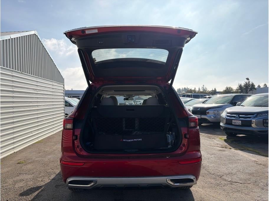 2025 Mitsubishi Outlander PHEV SEL