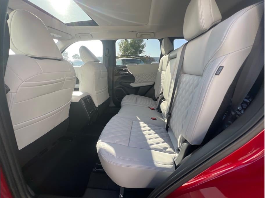 2025 Mitsubishi Outlander PHEV SEL