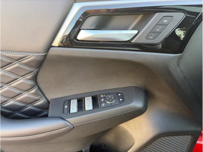 2025 Mitsubishi Outlander PHEV SEL