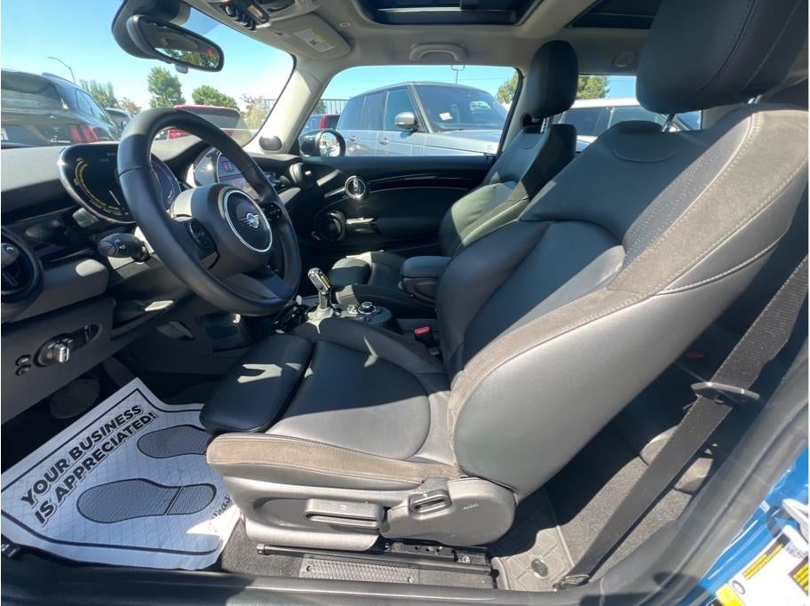 2023 MINI Hardtop 2 Door Cooper SE Hatchback 2D
