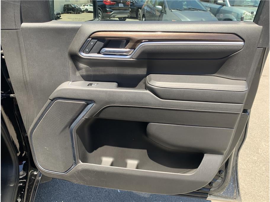 2025 Chevrolet Silverado 1500 Crew Cab LT Pickup 4D 5 3/4 ft
