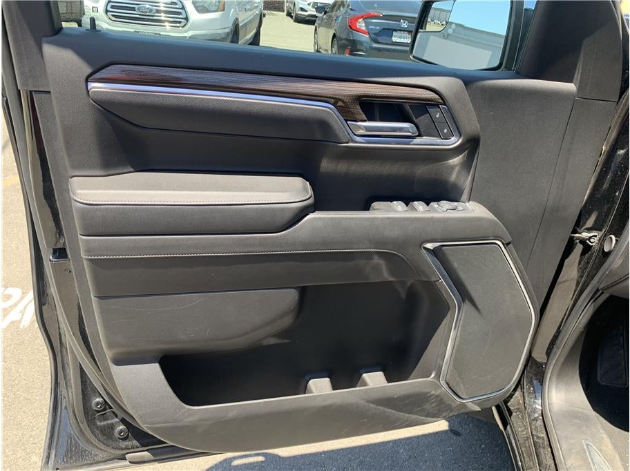 2025 Chevrolet Silverado 1500 Crew Cab LT Pickup 4D 5 3/4 ft