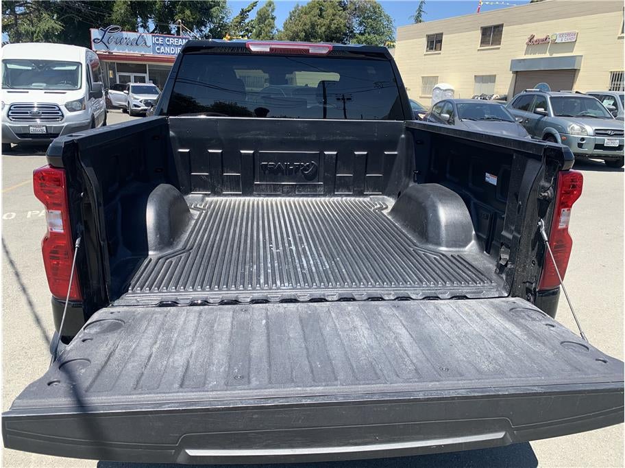 2025 Chevrolet Silverado 1500 Crew Cab LT Pickup 4D 5 3/4 ft