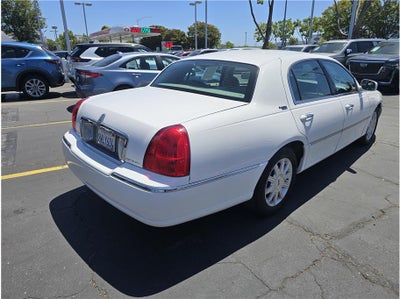 2007 Lincoln Town Car Signature Limited Sedan 4D