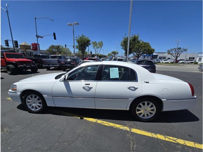 2007 Lincoln Town Car Signature Limited Sedan 4D