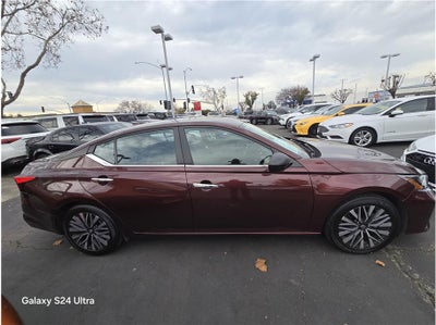 2024 Nissan Altima 2.5 SV Sedan 4D