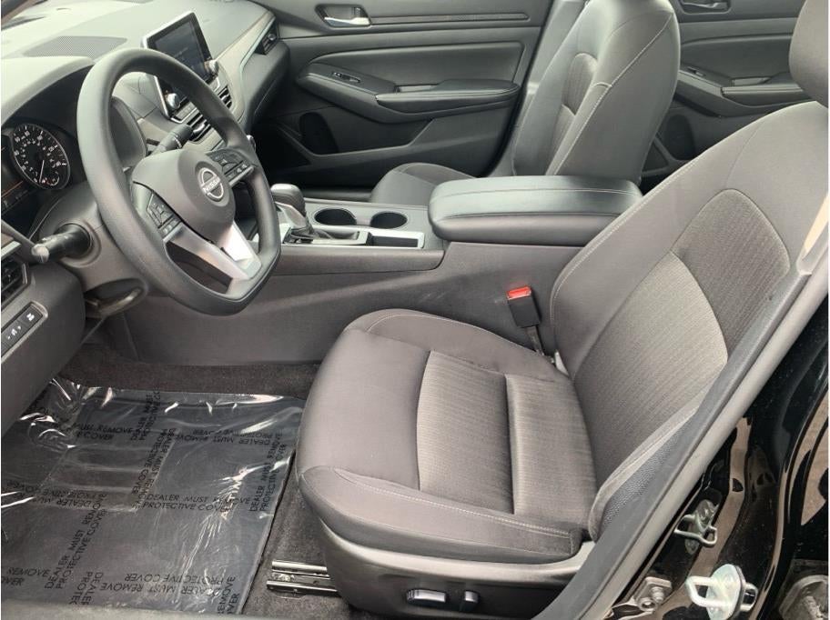 2025 Nissan Altima 2.5 SV Sedan 4D