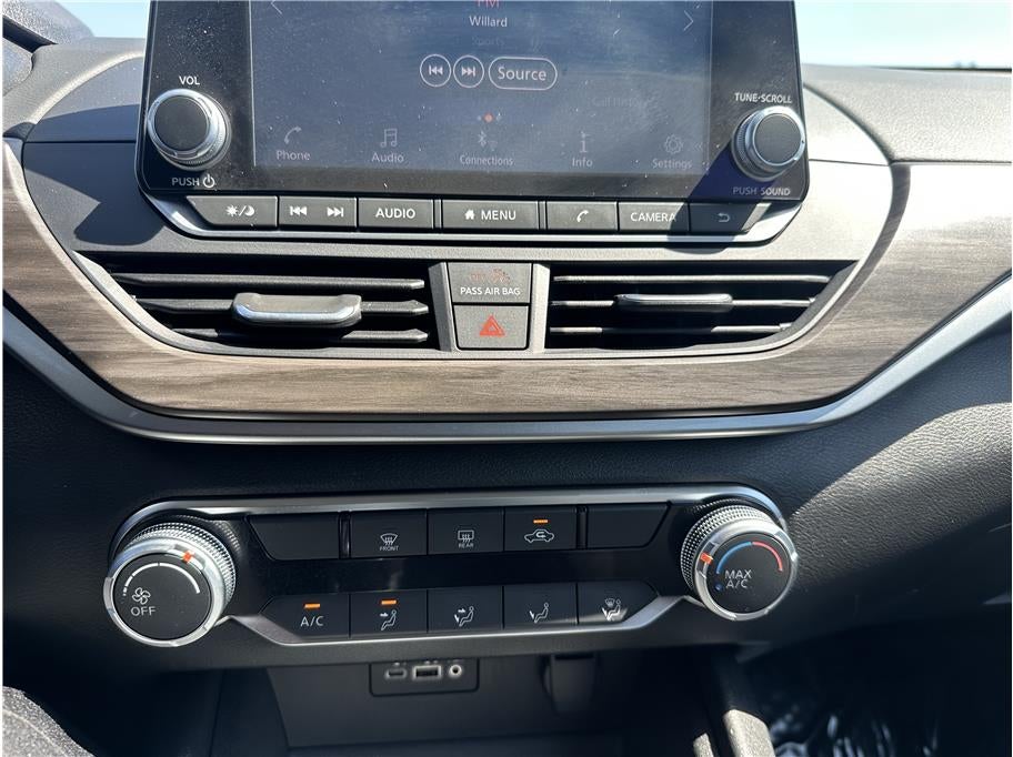 2025 Nissan Altima 2.5 SV Sedan 4D