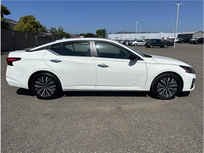 2025 Nissan Altima 2.5 SV Sedan 4D