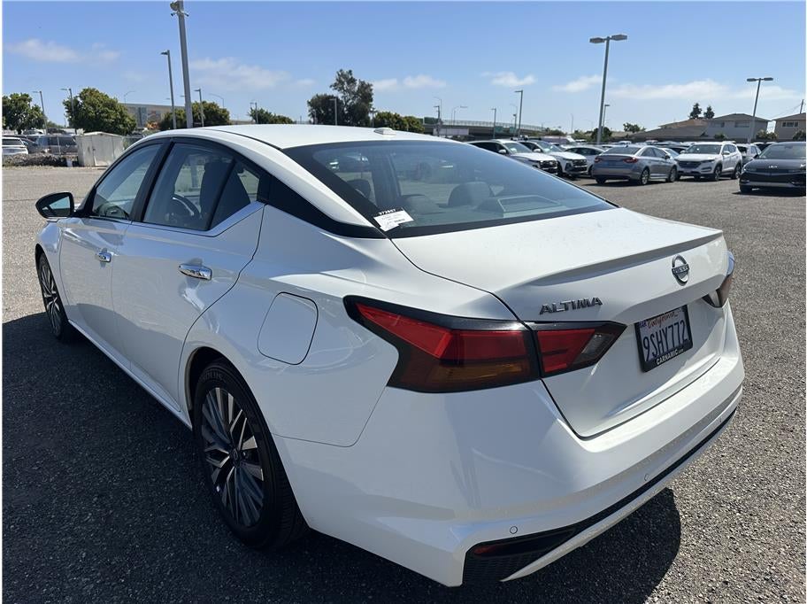 2025 Nissan Altima 2.5 SV Sedan 4D