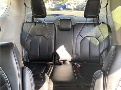 2024 Chrysler Pacifica Touring L Van 4D