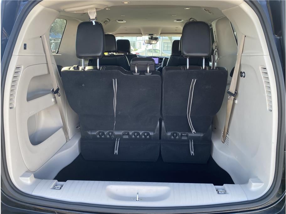 2024 Chrysler Pacifica Touring L Van 4D