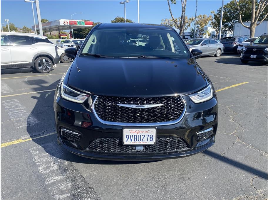 2024 Chrysler Pacifica Touring L Van 4D