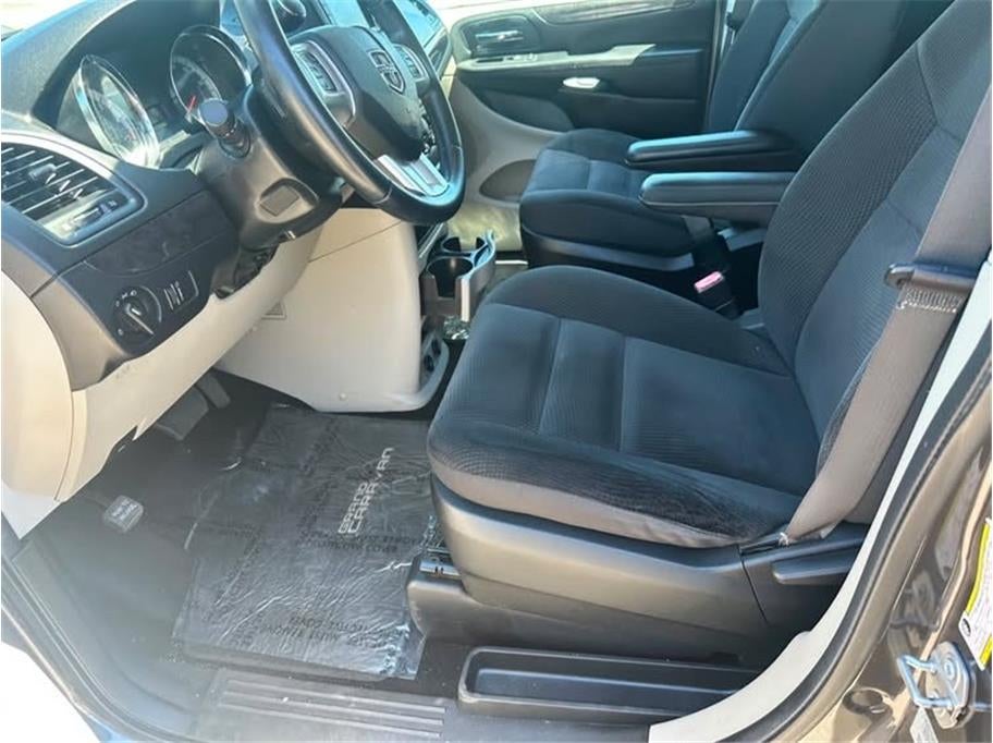 2017 Dodge Grand Caravan Passenger SE Minivan 4D