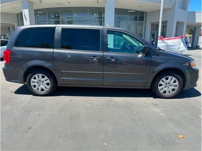 2017 Dodge Grand Caravan Passenger SE Minivan 4D