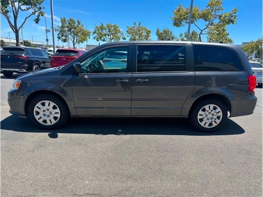 2017 Dodge Grand Caravan Passenger SE Minivan 4D