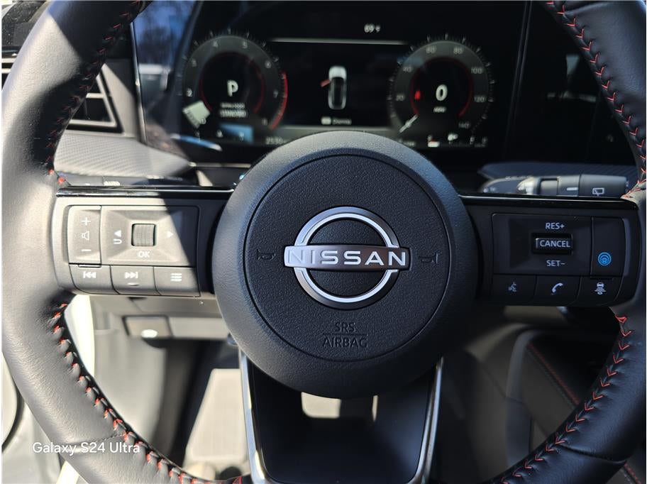 2025 Nissan Kicks SR Sport Utility 4D