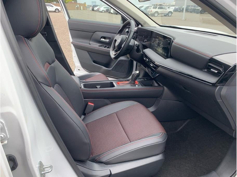 2025 Nissan Kicks SR Sport Utility 4D