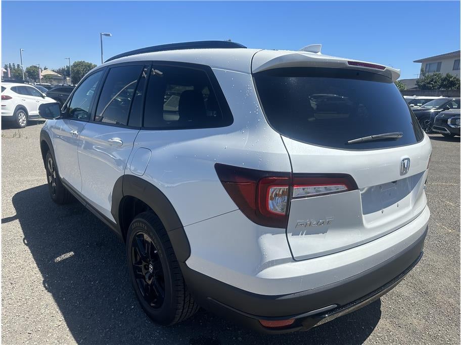 2022 Honda Pilot TrailSport SUV 4D