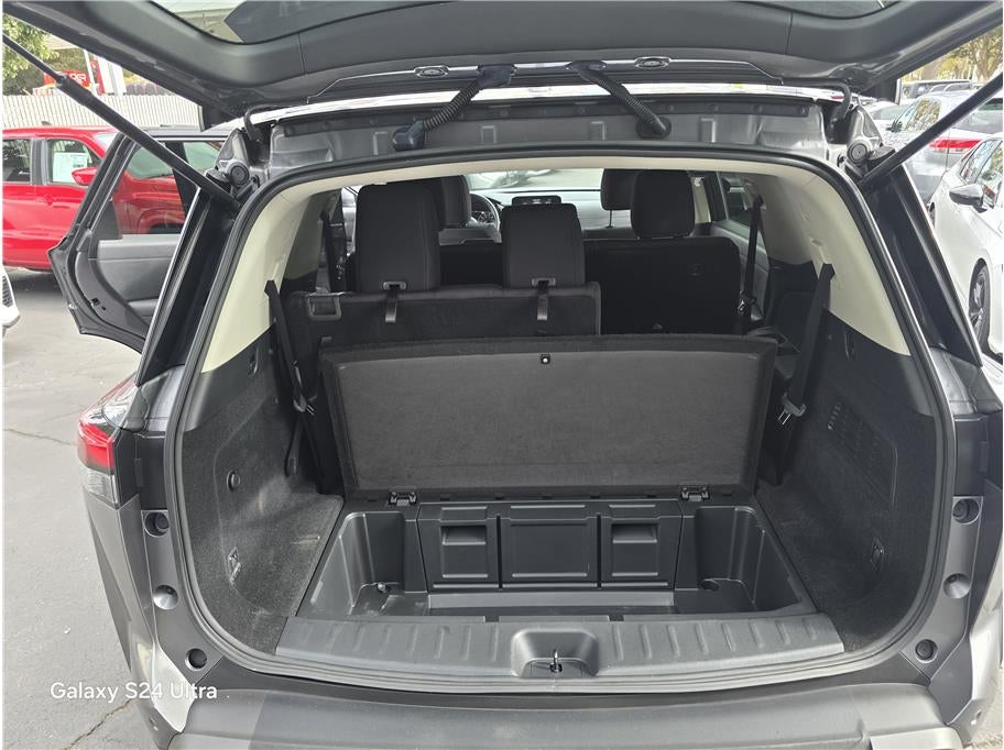 2022 Nissan Pathfinder SV Sport Utility 4D