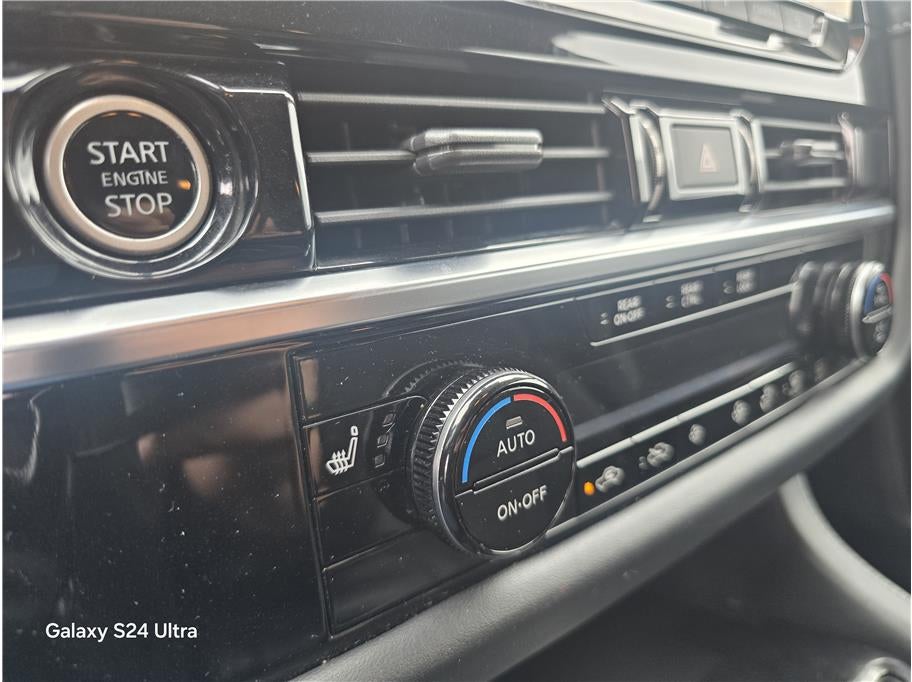 2022 Nissan Pathfinder SV Sport Utility 4D