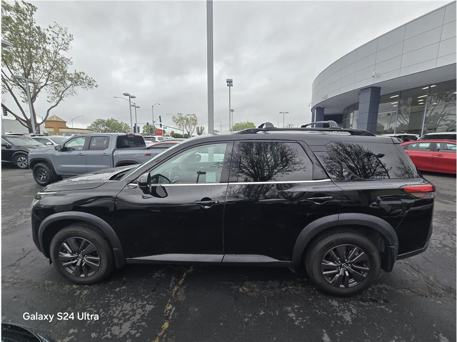 2022 Nissan Pathfinder SV Sport Utility 4D