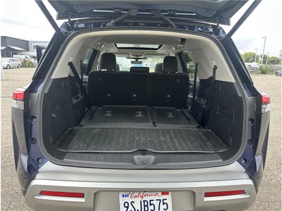 2025 Nissan Pathfinder Platinum Sport Utility 4D