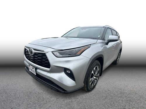 2023 Toyota Highlander XLE Sport Utility 4D