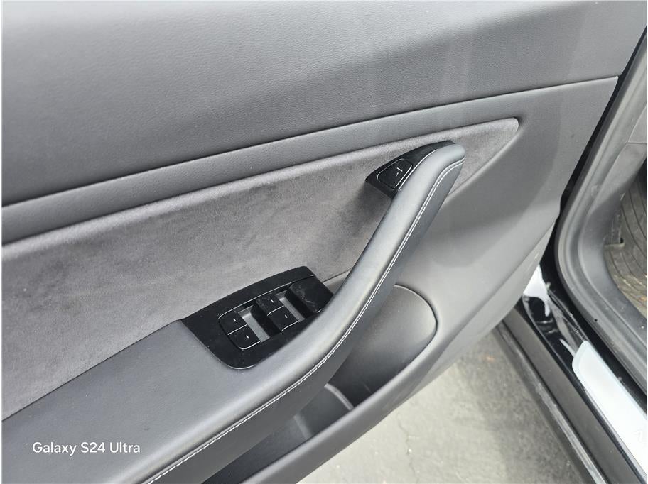 2019 Tesla Model 3 Standard Range Sedan 4D