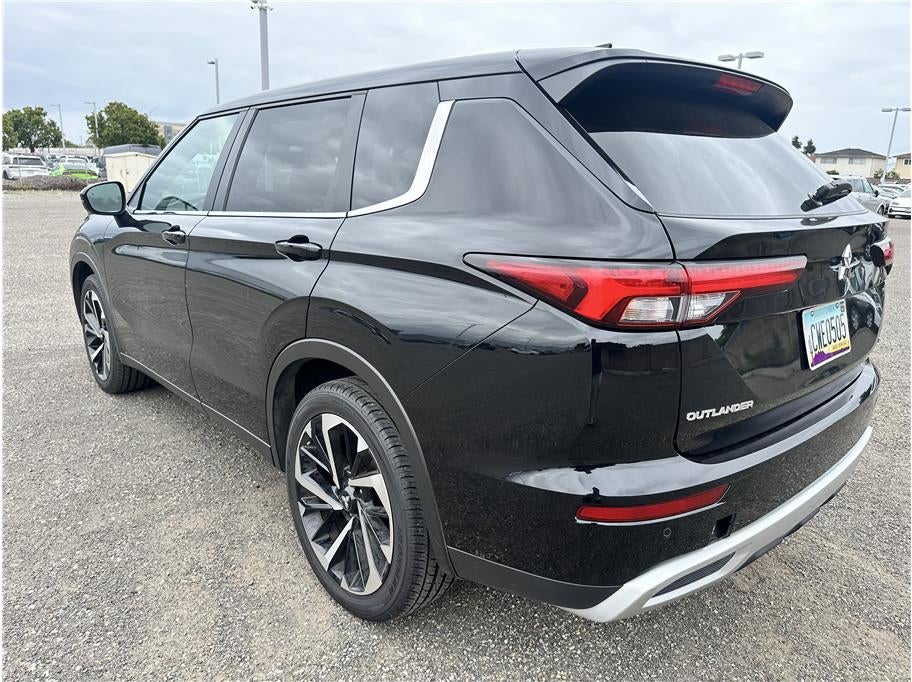 2024 Mitsubishi Outlander SE Sport Utility 4D