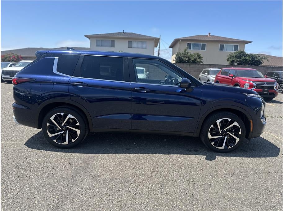2024 Mitsubishi Outlander SE Sport Utility 4D