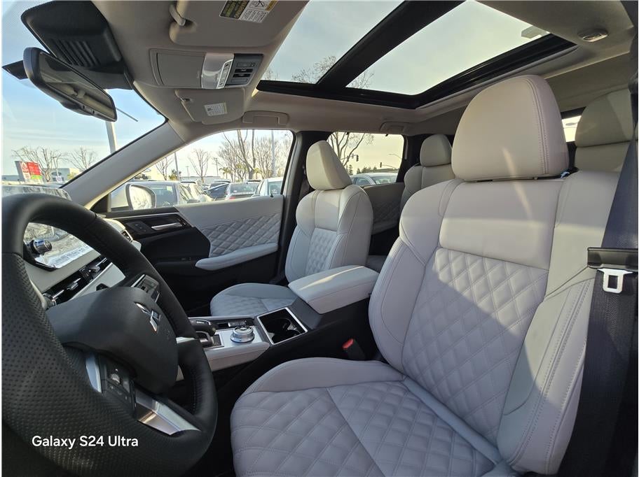 2025 Mitsubishi Outlander PHEV SEL Sport Utility 4D