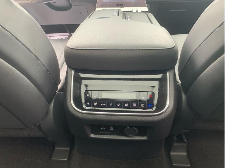 2025 INFINITI QX80 SENSORY Sport Utility 4D