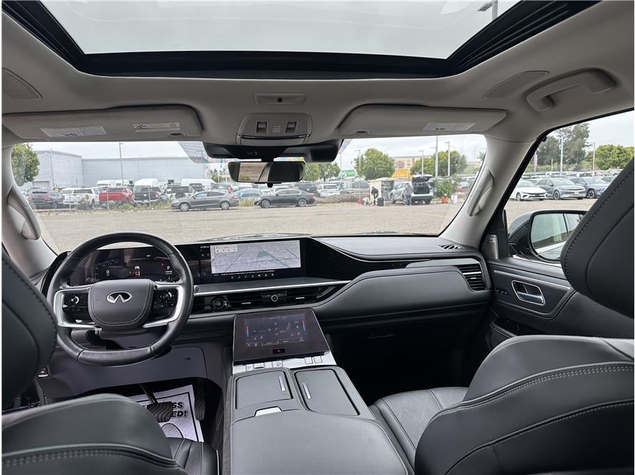 2025 INFINITI QX80 SENSORY Sport Utility 4D