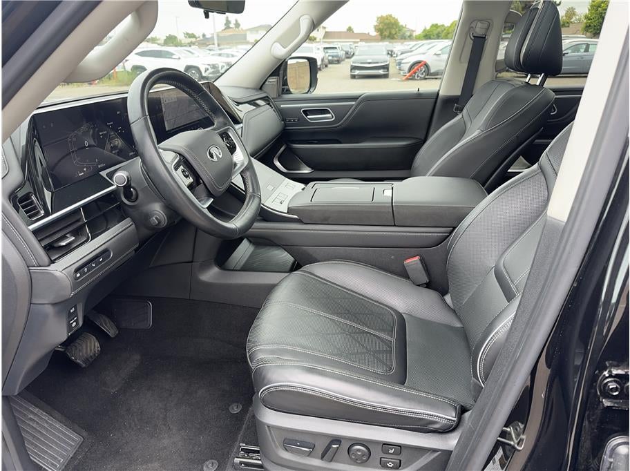 2025 INFINITI QX80 SENSORY Sport Utility 4D