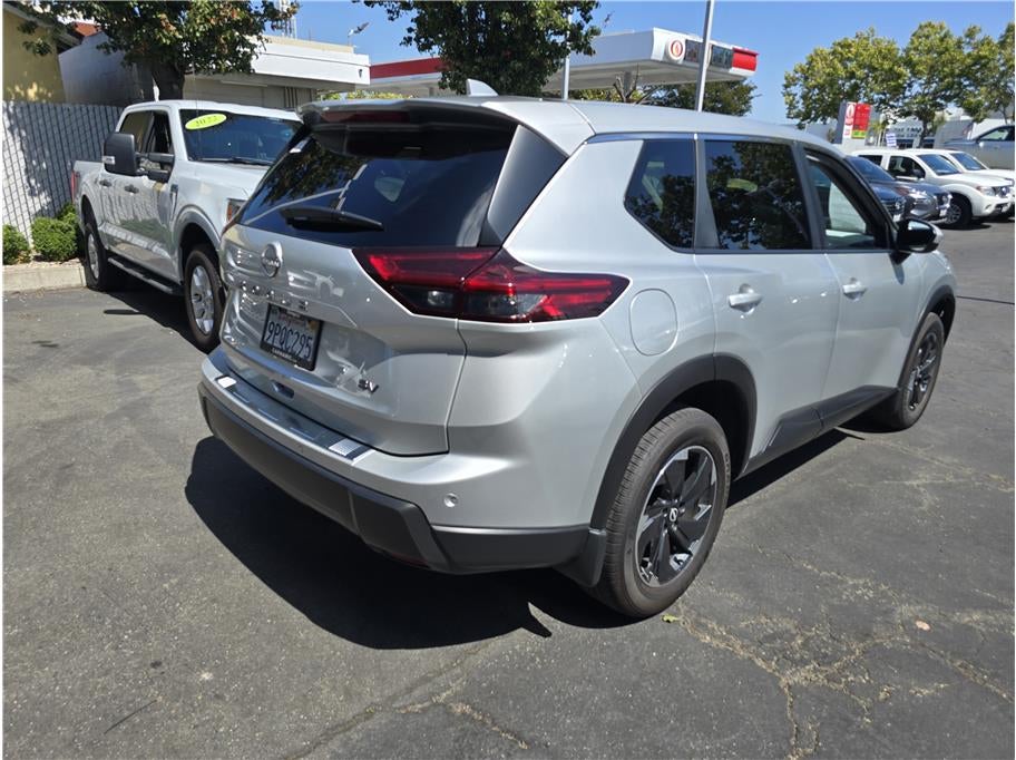 2024 Nissan Rogue SV Sport Utility 4D